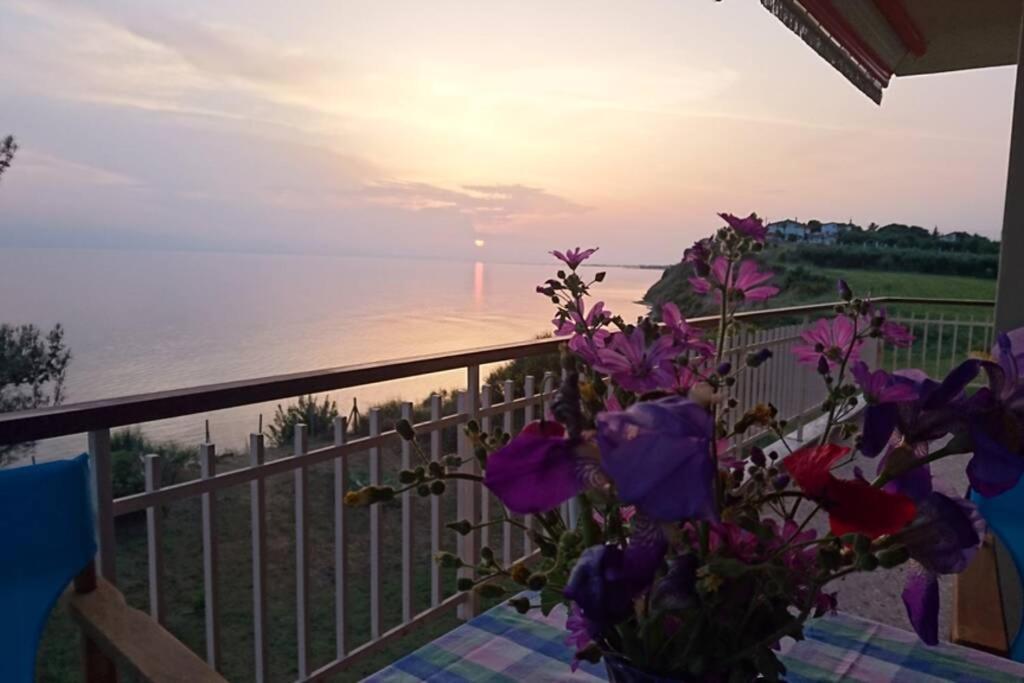 شقة Sunshine House Offering Spectacular Views To Olymp A نيا إيراكليا المظهر الخارجي الصورة