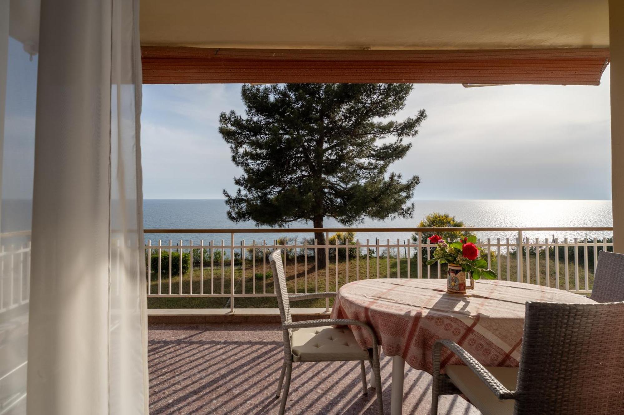 شقة Sunshine House Offering Spectacular Views To Olymp A نيا إيراكليا المظهر الخارجي الصورة